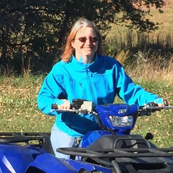 Meet your Posher, Stephanie - Picture 1 of 1